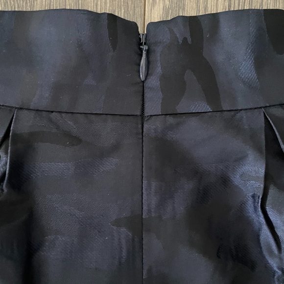 Banana Republic Camo Print Asymmetrical Skirt - Picture 5 of 8